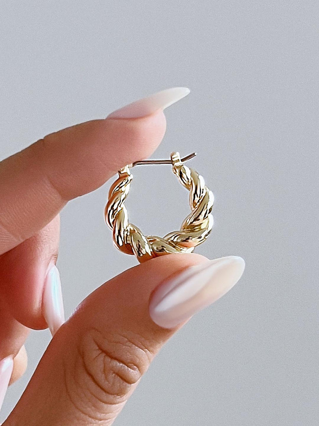 Twisted Hoop Earrings - Paris by MAVERA