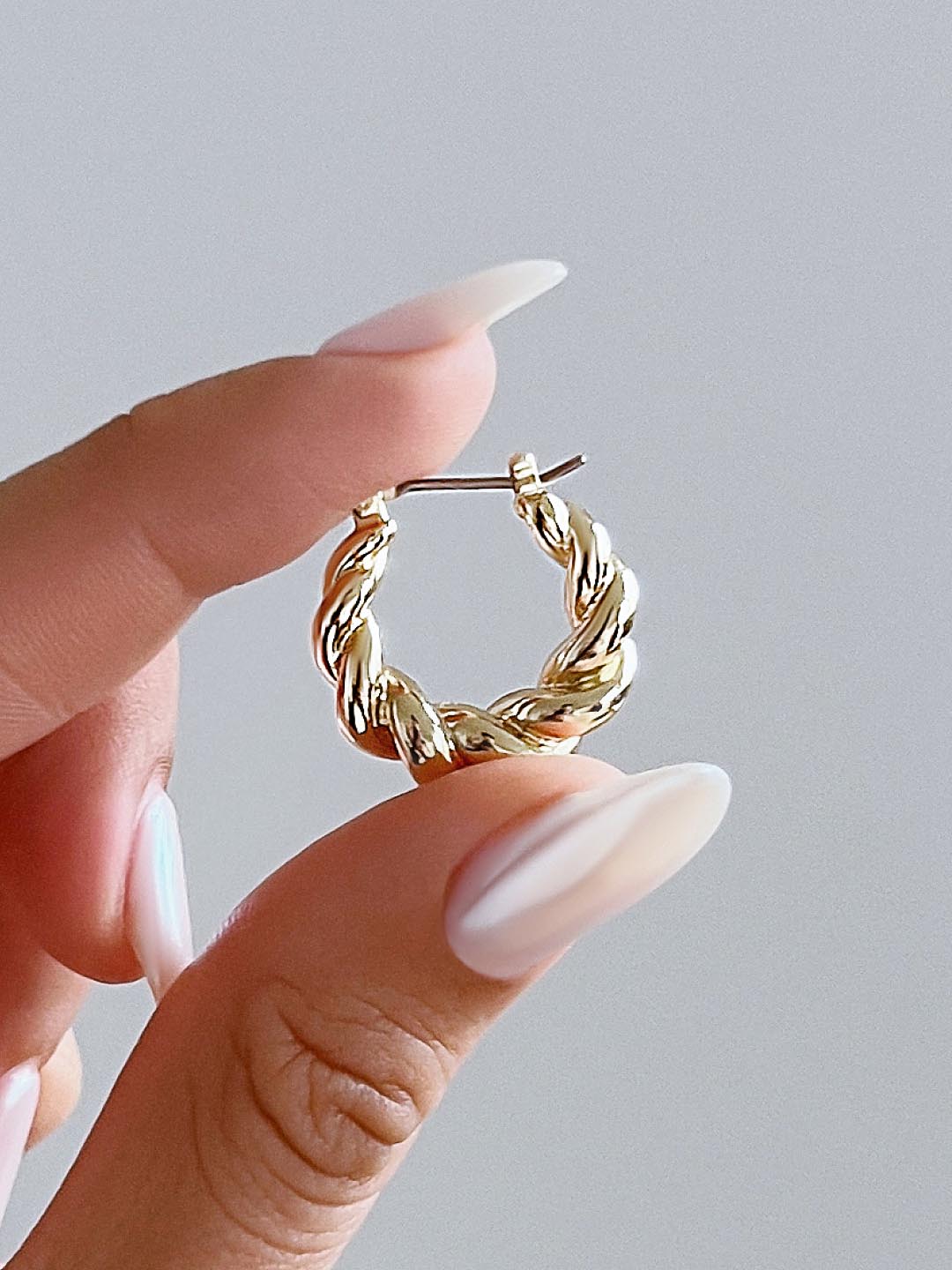 Twisted Hoop Earrings - Paris by MAVERA