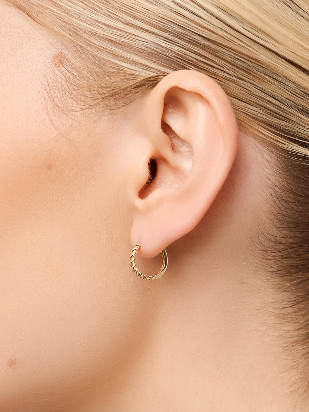 18K gold-plated - Gold Twist Hoops Small by MAVERA