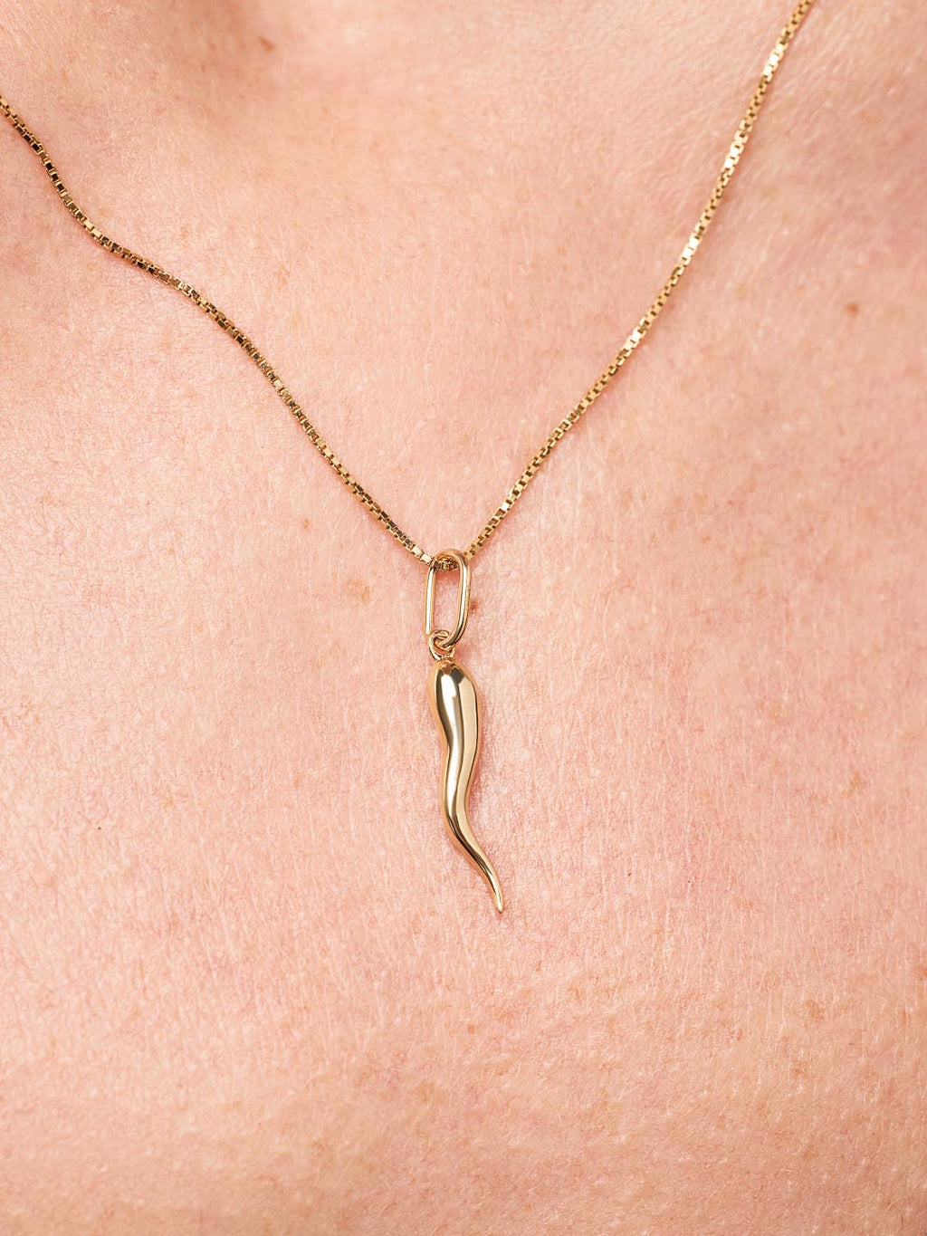 18K gold-plated - Italian Horn Charm Necklace by MAVERA
