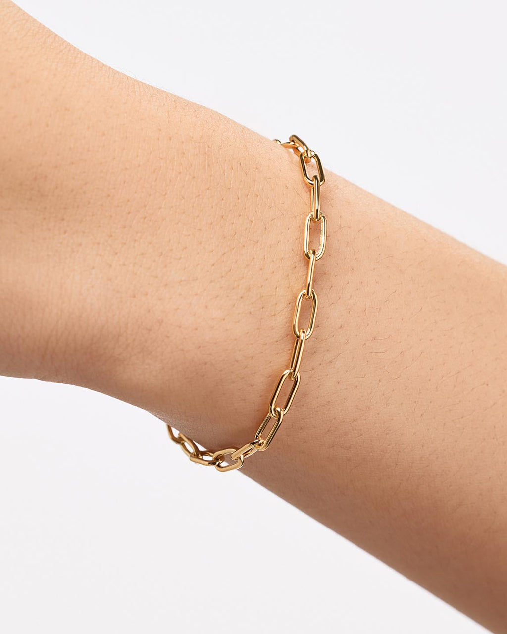 18K gold-plated - Large Paperclip Bracelet by MAVERA