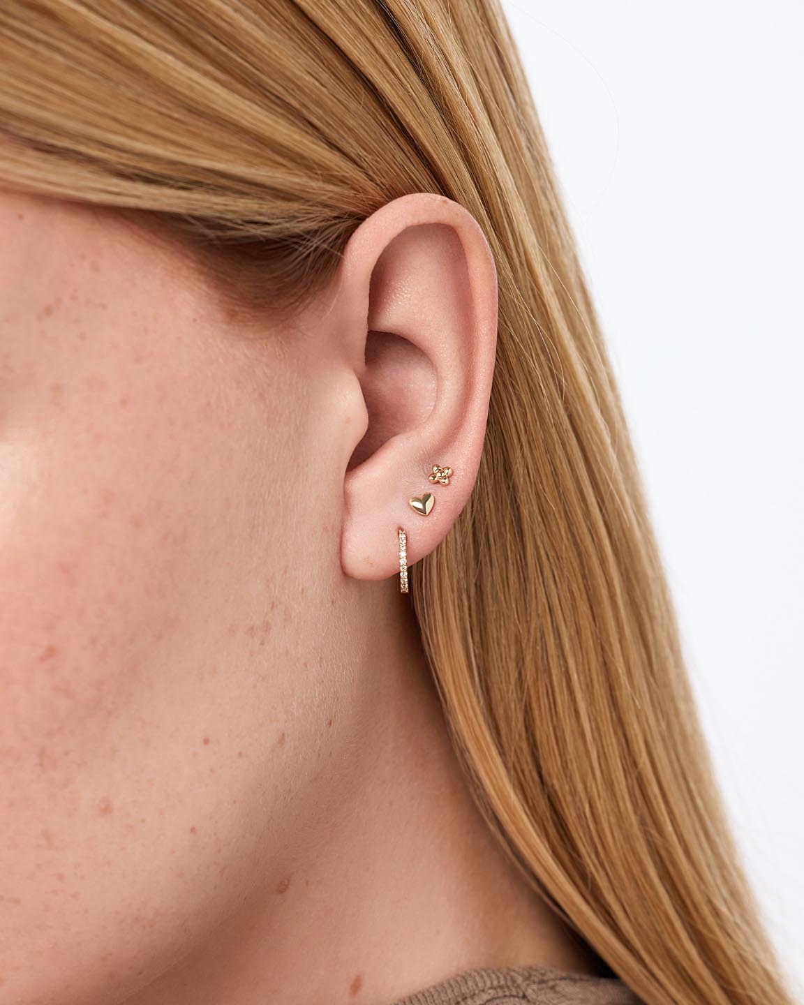 18K gold-plated - Heart Flatback Studs by MAVERA