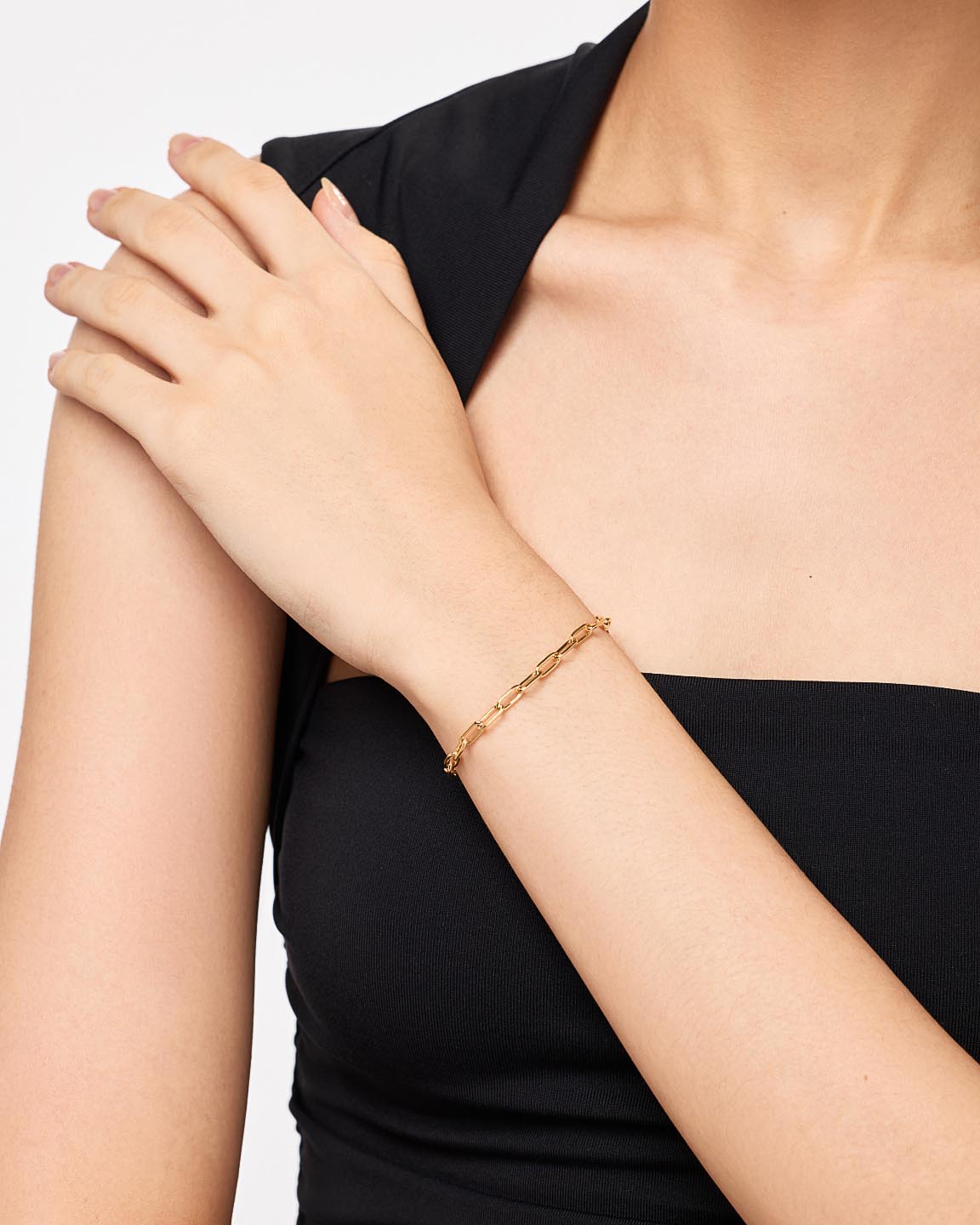 18K gold-plated - Large Paperclip Bracelet by MAVERA