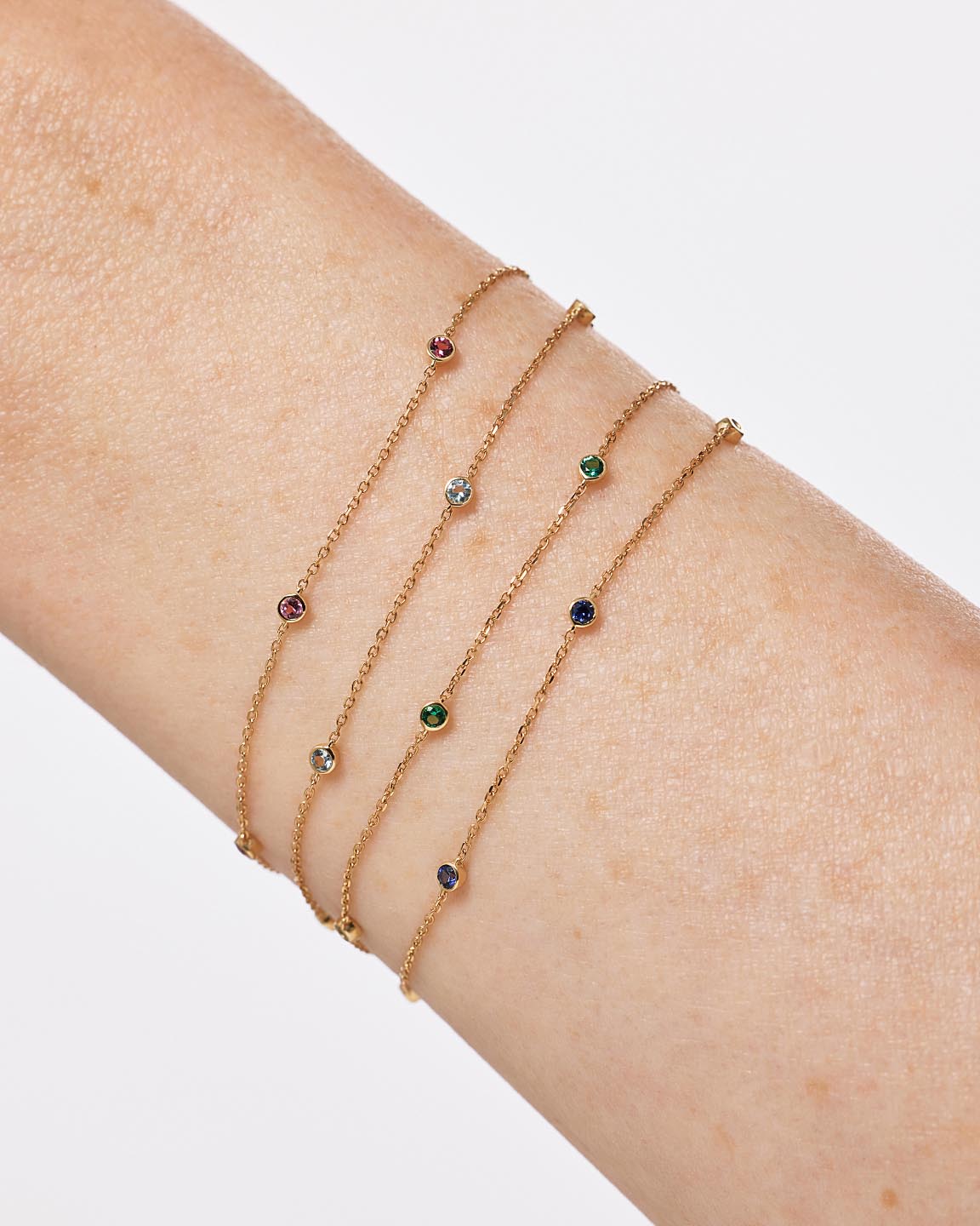18K gold-plated - Garnet Birthstone Station Bracelet by MAVERA
