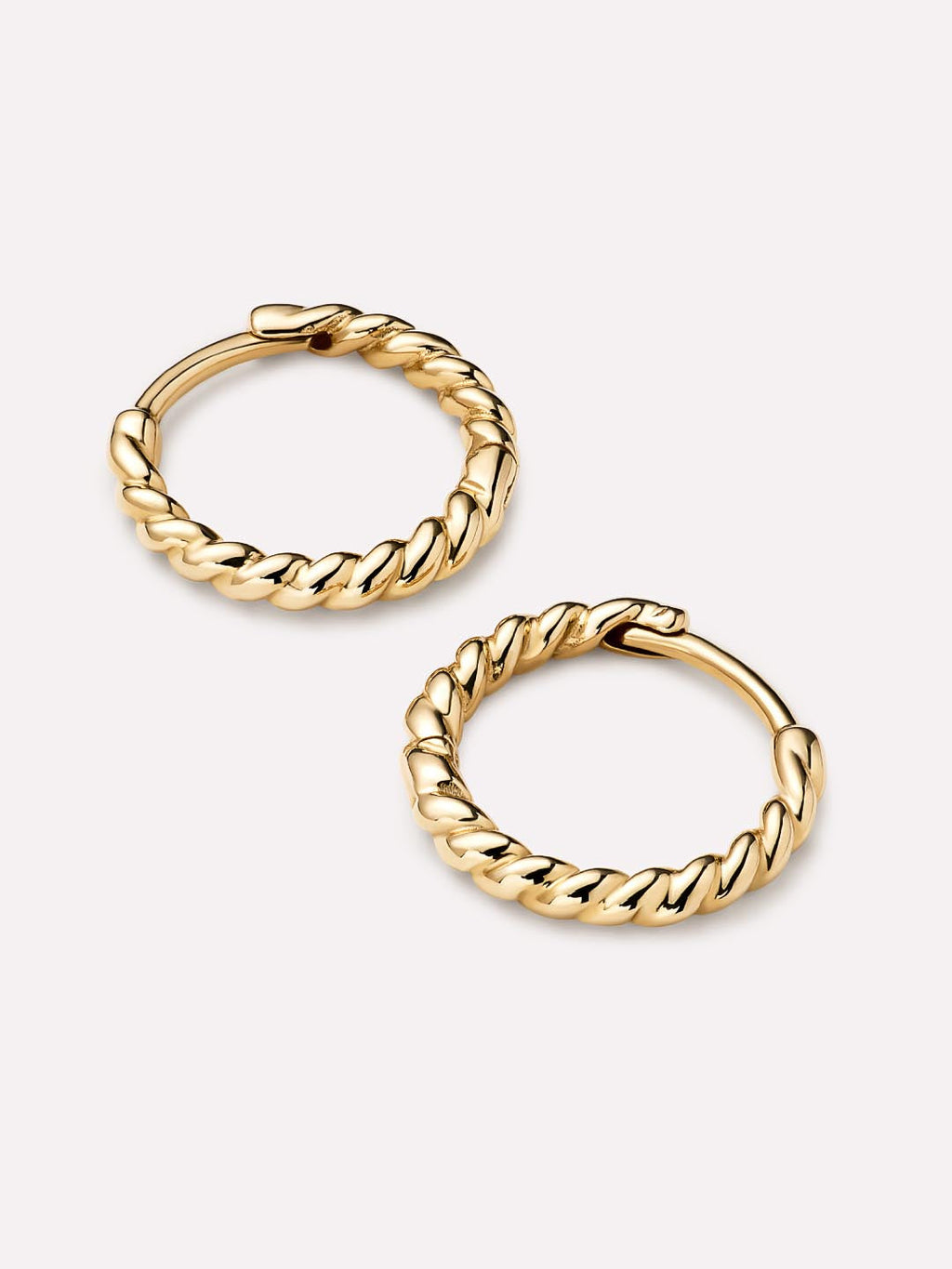 18K gold-plated - Gold Slim Twist Hoops by MAVERA