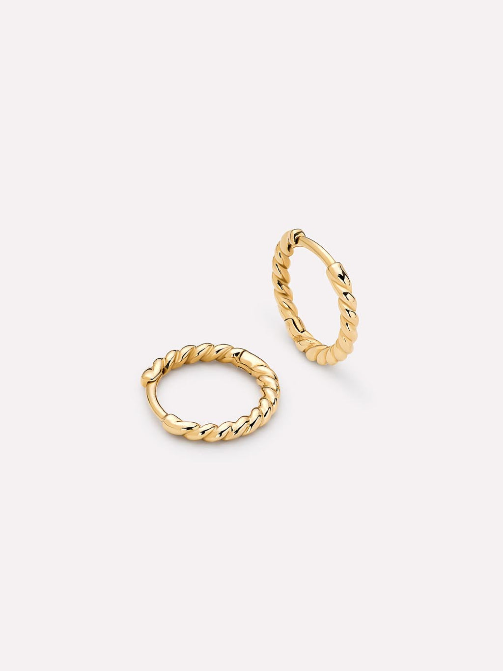 18K gold-plated - Gold Slim Twist Hoops by MAVERA
