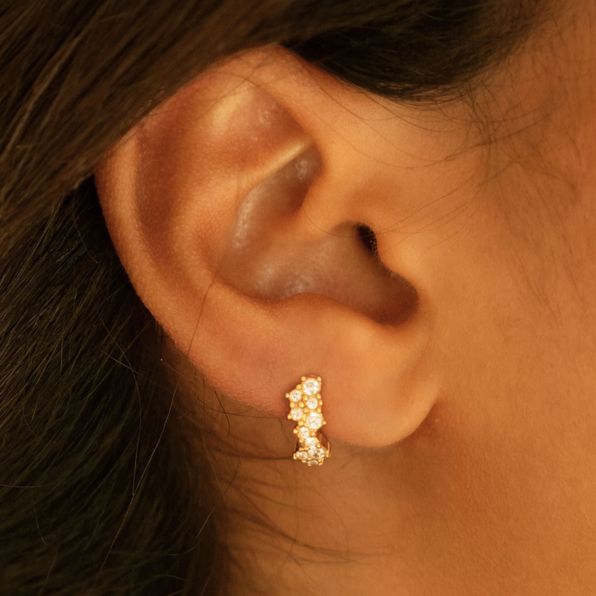 Hoop Stars in gold