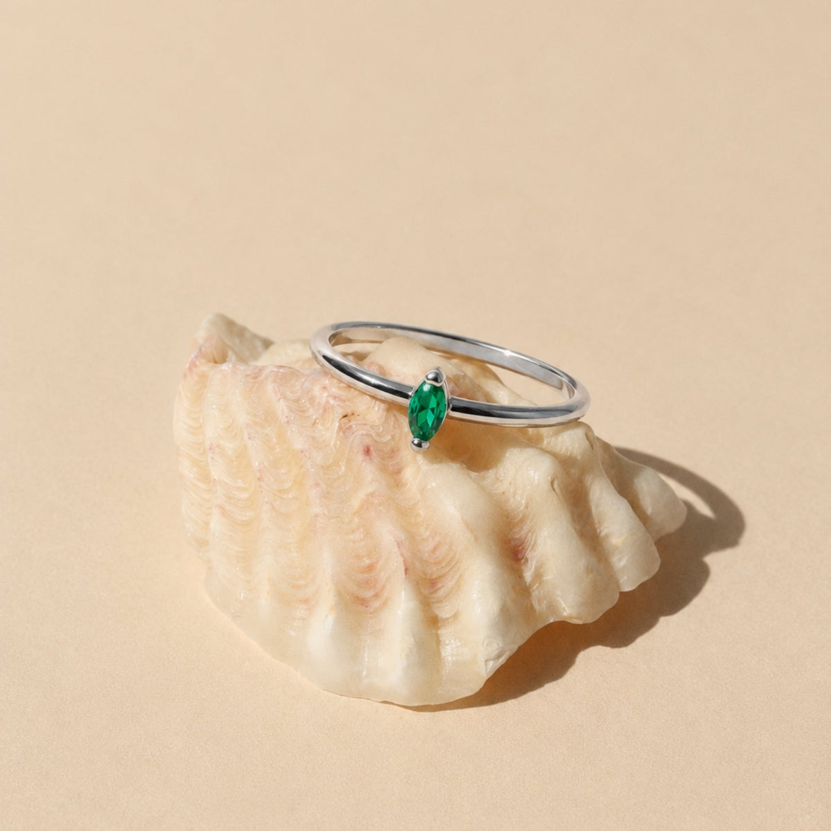 Silver Emerald Ring Dainty 2