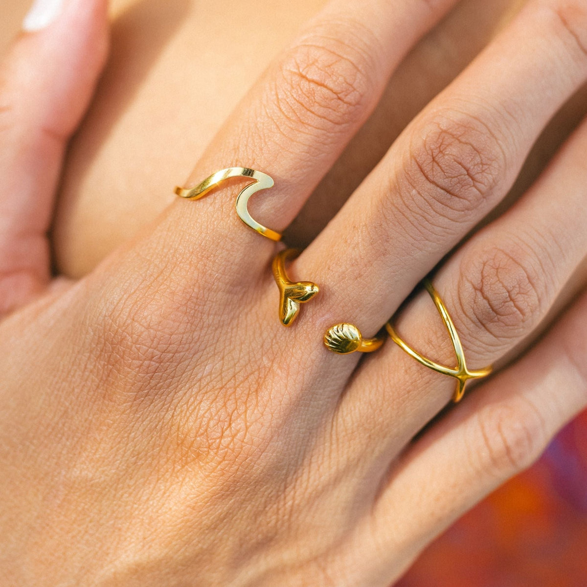 Single Island Ring