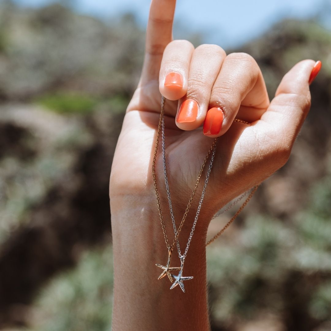 starfish-necklace-held-in-hand