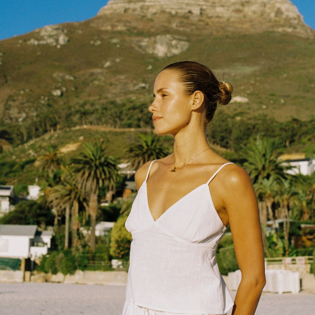 whale-tail-necklace-outdoor-look